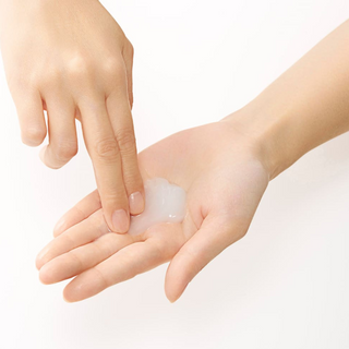 Naturie: Hatomugi Moisturizing Gel